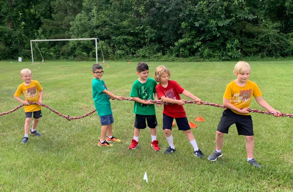 banff-elementary-students-playing-tug-of-war